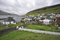 04. Haldarsvík - kostelík s hřbitovem