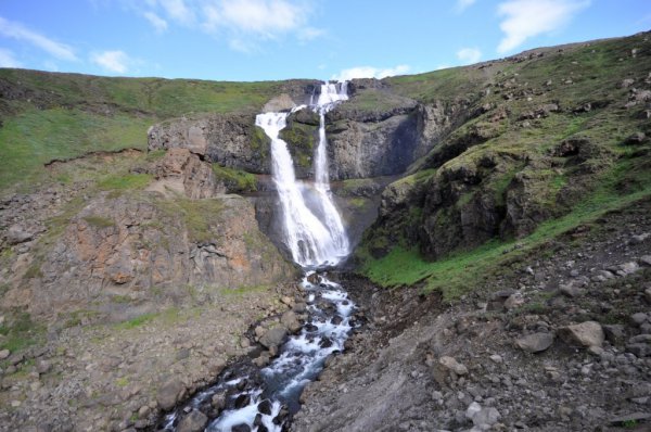 01. Vodopád na řece Yisti Rjukandi