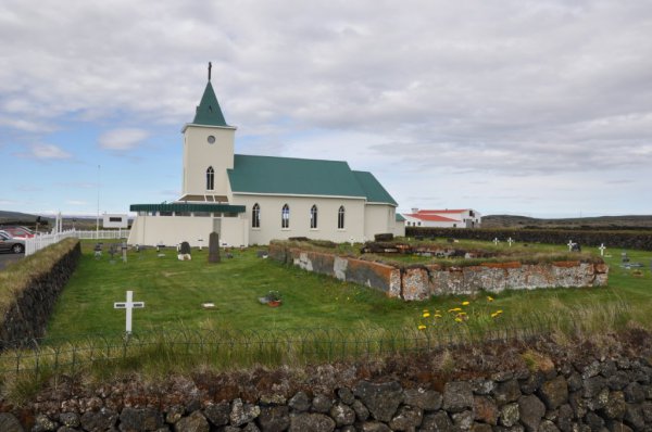 04. Kostelk s hbitovem v Reykjahldu